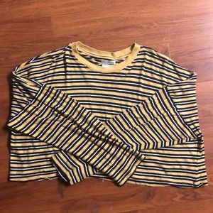 Long sleeve urban outfitters crop top